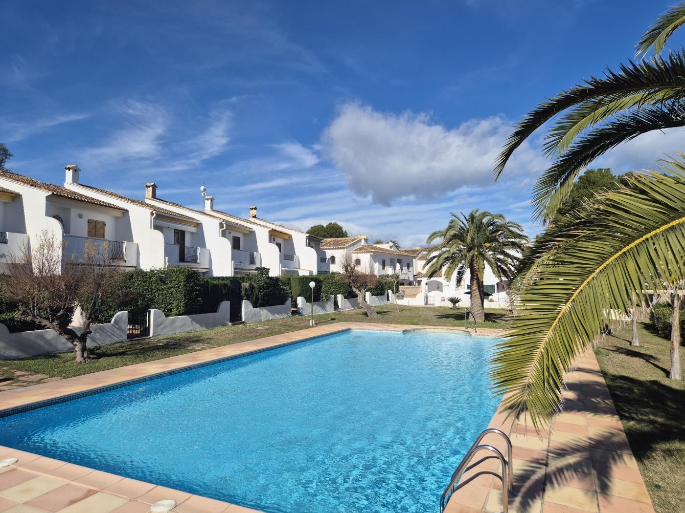 Maison accol&eacute;e /jumel&eacute;e - D&eacute;nia - 3 chambres - 6 occupants