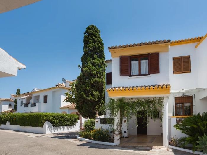 Maison accol&eacute;e /jumel&eacute;e - D&eacute;nia - 3 chambres - 6 occupants