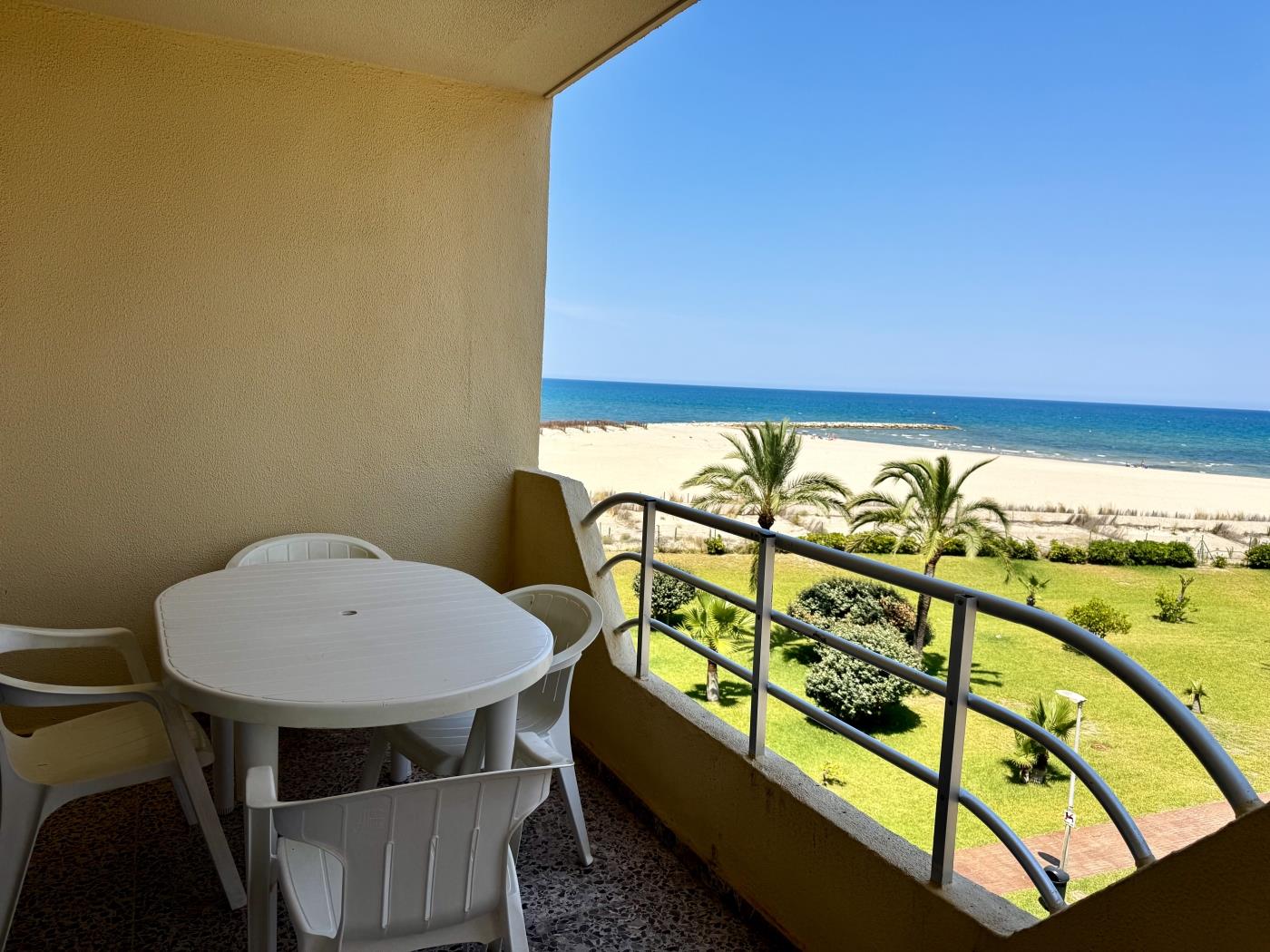 Appartement -
                                D&eacute;nia -
                                3 chambres -
                                6 occupants